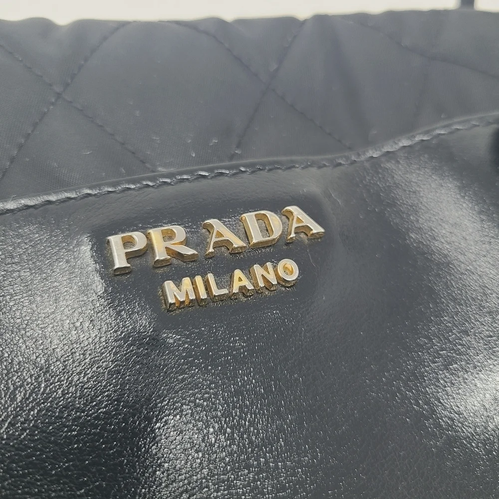 Prada stand out